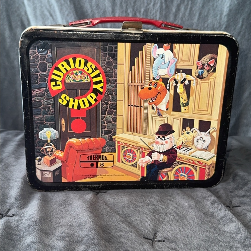 Curiosity Shop Kids Lunch Box - Black